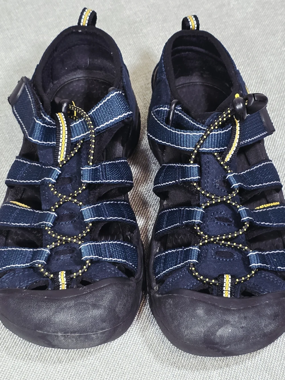 Keen Newport H2 Kids Sandals Sz 5 Navy Yellow